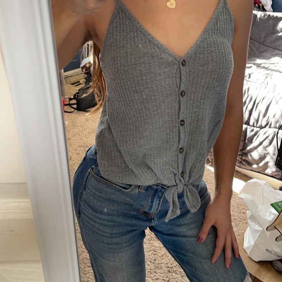 Triangle Button Up Tank - Picture 2 of 4